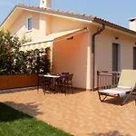Millyholidays - Lilla - Center - Nearby - Private Garden - Pool Apartman Bardolino