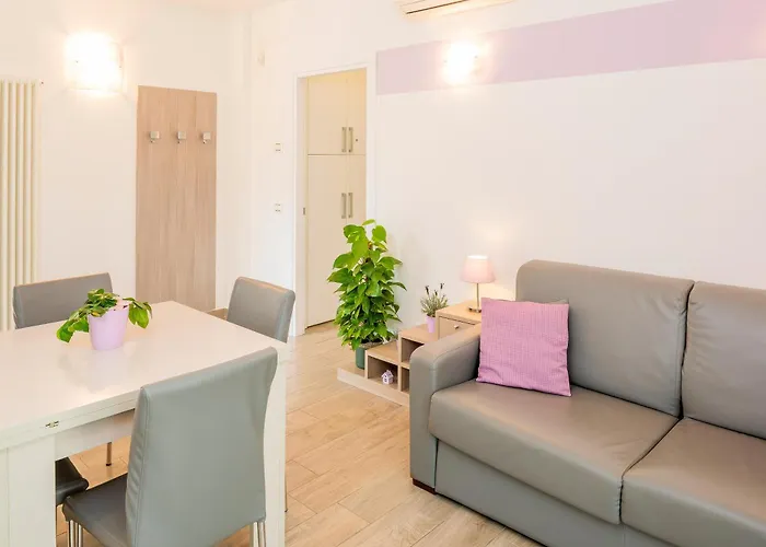 Millyholidays - Lilla - Center - Nearby - Private Garden - Pool アパート *