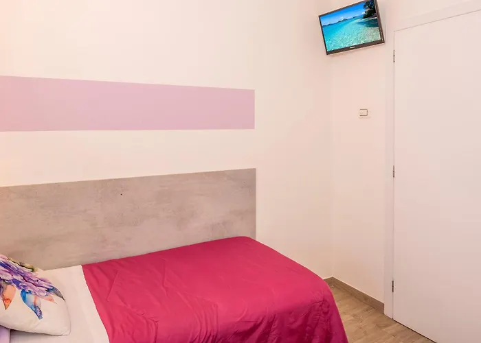 Millyholidays - Lilla - Center - Nearby - Private Garden - Pool * バルドリーノ