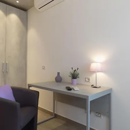 Millyholidays - Lilla - Center - Nearby - Private Garden - Pool Bardolino