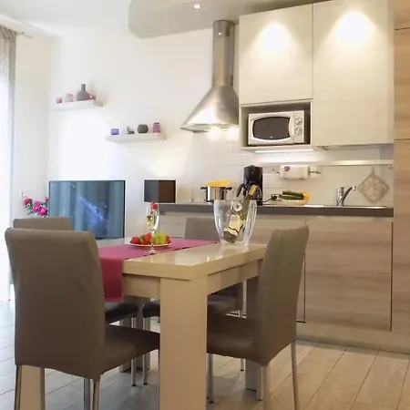 Apartment Millyholidays - Lilla - Center - Nearby - Private Garden - Pool