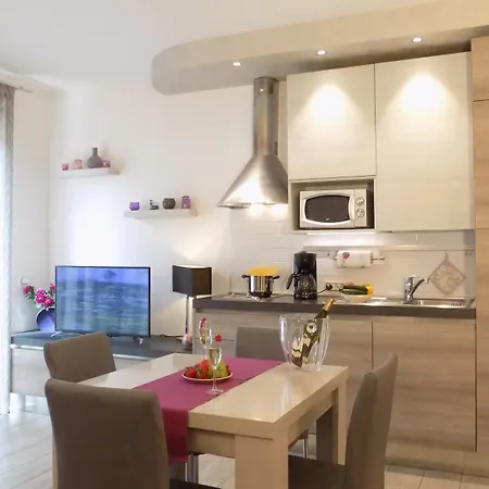 Millyholidays - Lilla - Center - Nearby - Private Garden - Pool Apartment