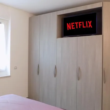 Millyholidays - Lilla - Center - Nearby - Private Garden - Pool Bardolino