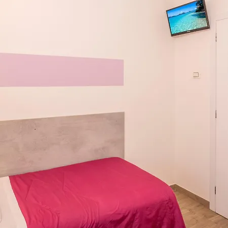 Millyholidays - Lilla - Center - Nearby - Private Garden - Pool * Bardolino