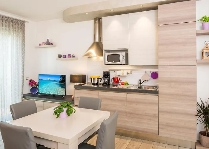 Apartmán Millyholidays - Lilla - Center - Nearby - Private Garden - Pool Bardolino