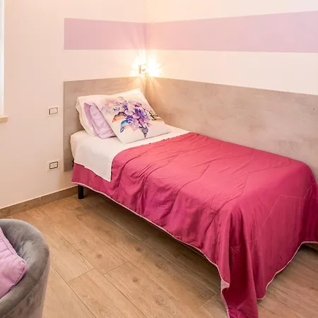 Lägenhet Millyholidays - Lilla - Center - Nearby - Private Garden - Pool Bardolino